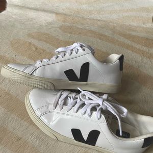 Veja, Esplar, EUC sneakers